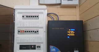 Установка и подключение стабилизаторов напряжения от 579 руб в Сосновоборске - ЭлектроСсб